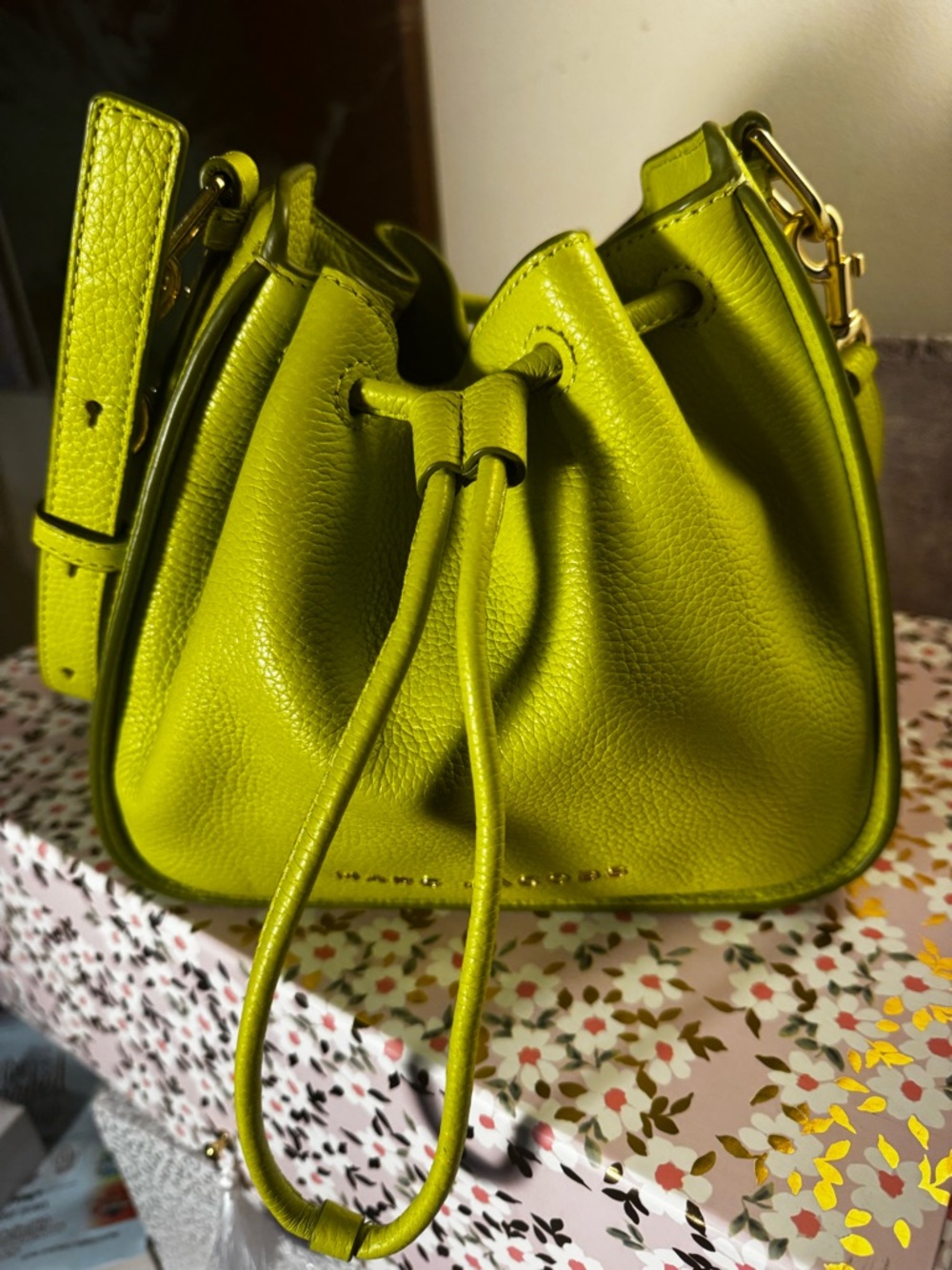 Marc Jacobs Lime Leather Drawstring Crossbody - Picture 11 of 13